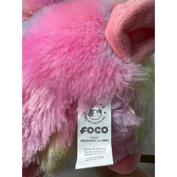 Atlanta Braves Tye Dye / Rainbow Llama with pink bandana FOCO - Picture 10 of 12